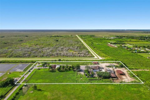 House in Miami, Florida 3 bedrooms, 231.7 sq.m. № 1760824 - photo 6