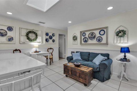 House in Lakeland, Florida 4 bedrooms, 310.48 sq.m. № 2099009 - photo 22