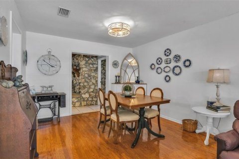House in Lakeland, Florida 4 bedrooms, 310.48 sq.m. № 2099009 - photo 10