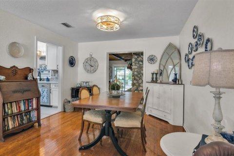 House in Lakeland, Florida 4 bedrooms, 310.48 sq.m. № 2099009 - photo 11