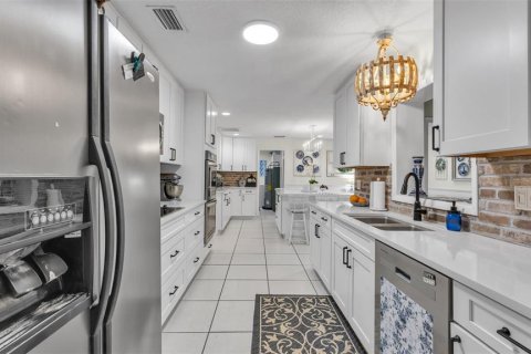 House in Lakeland, Florida 4 bedrooms, 310.48 sq.m. № 2099009 - photo 17