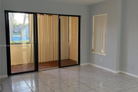 Condominio en venta en Greenacres, Florida, 3 dormitorios, 116.5 m2 № 2029176 - foto 3