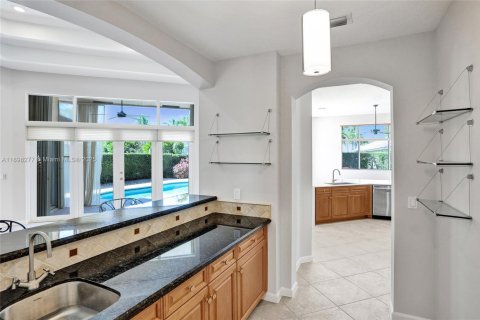 Casa en venta en Weston, Florida, 4 dormitorios, 270.35 m2 № 1949459 - foto 21