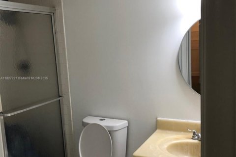 Купить кондоминиум в Пемброк-Пайнс, Флорида 2 спальни, 96.99м2, № 1799585 - фото 5