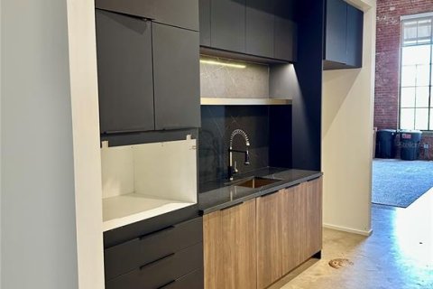 Propiedad comercial en alquiler en Tampa, Florida, 3763.84 m2 № 1631886 - foto 29