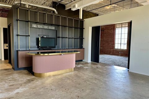 Propiedad comercial en alquiler en Tampa, Florida, 3763.84 m2 № 1631886 - foto 8