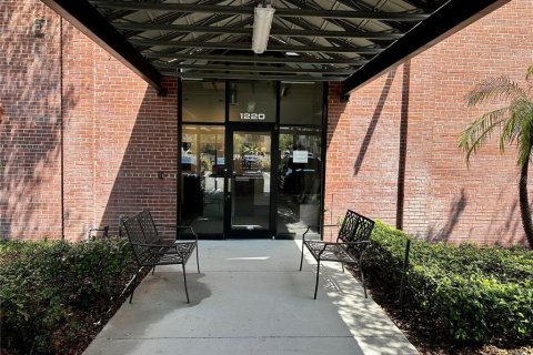 Propiedad comercial en alquiler en Tampa, Florida, 3763.84 m2 № 1631886 - foto 5
