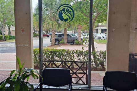 Bureau à louer à Coral Springs, Floride № 455720 - photo 1