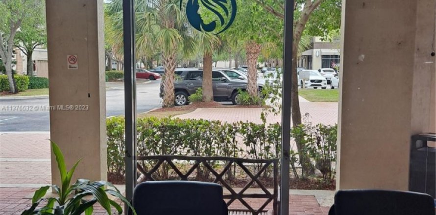 Oficina en Coral Springs, Florida № 455720