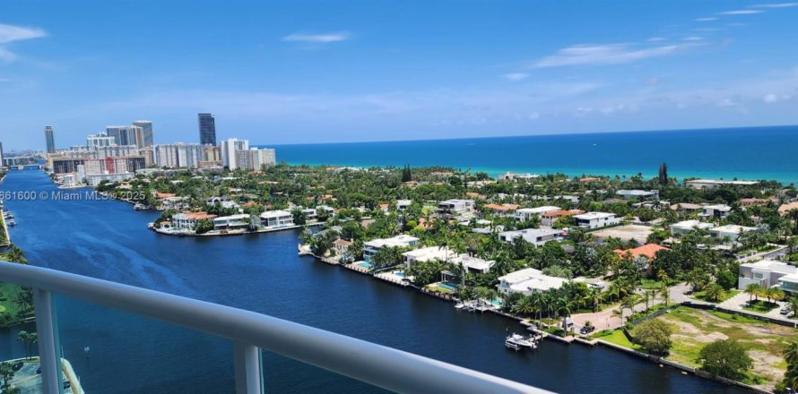 Condo in Aventura, Florida, 4 bedrooms  № 1892258