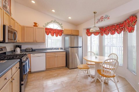 Villa ou maison à vendre à Kissimmee, Floride: 4 chambres, 161.65 m2 № 2299820 - photo 4