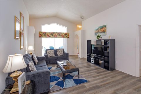 Villa ou maison à vendre à Kissimmee, Floride: 4 chambres, 161.65 m2 № 2299820 - photo 2