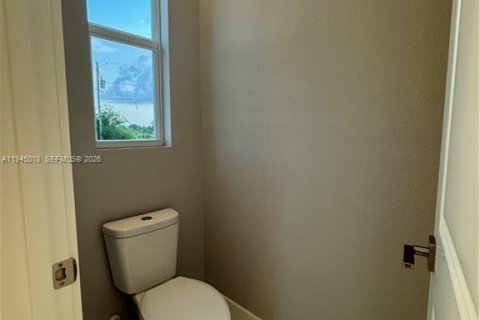 House in Lehigh Acres, Florida 4 bedrooms № 2004273 - photo 19