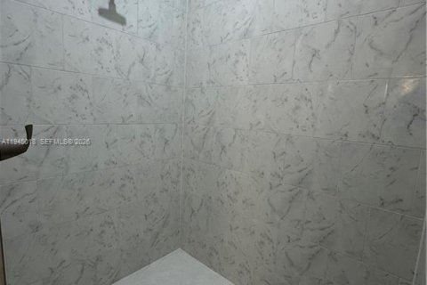 House in Lehigh Acres, Florida 4 bedrooms № 2004273 - photo 20