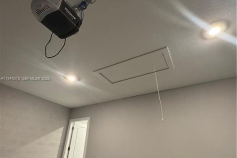 House in Lehigh Acres, Florida 4 bedrooms № 2004273 - photo 23