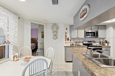 Condominio en venta en Holiday, Florida, 2 dormitorios, 143.26 m2 № 1767575 - foto 19