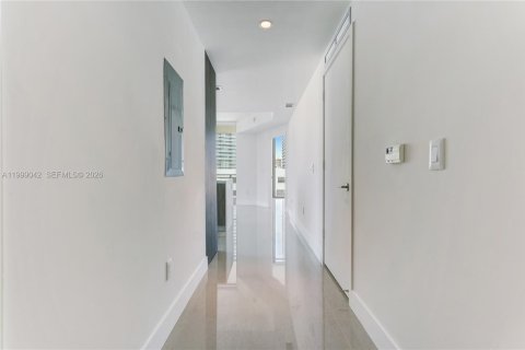 Appartement à louer à Miami, Floride: 2 chambres, 98.48 m2 № 2060988 - photo 2