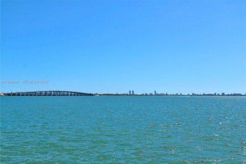 Appartement à louer à Miami, Floride: 2 chambres, 98.48 m2 № 2060988 - photo 21