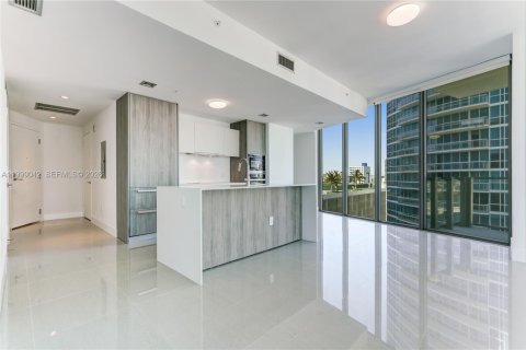 Appartement à louer à Miami, Floride: 2 chambres, 98.48 m2 № 2060988 - photo 3