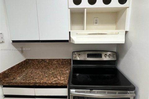 Copropriété à louer à Miami, Floride: 2 chambres, 92.9 m2 № 1809070 - photo 9