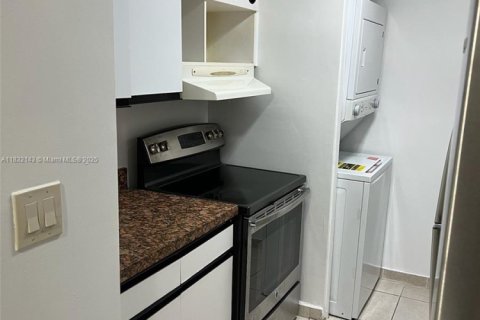 Copropriété à louer à Miami, Floride: 2 chambres, 92.9 m2 № 1809070 - photo 7
