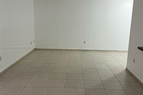 Copropriété à louer à Miami, Floride: 2 chambres, 92.9 m2 № 1809070 - photo 14