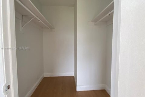Condo in Miami, Florida, 2 bedrooms  № 1699377 - photo 18