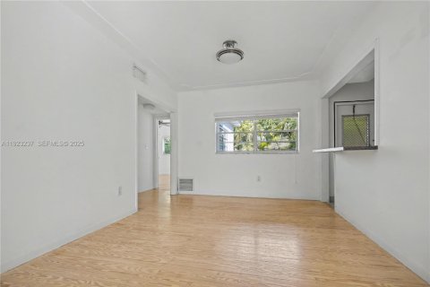 Copropriété à vendre à Coral Gables, Floride: 2 chambres, 133.87 m2 № 1976916 - photo 15