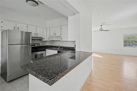 Copropriété à vendre à Coral Gables, Floride: 2 chambres, 133.87 m2 № 1976916 - photo 4