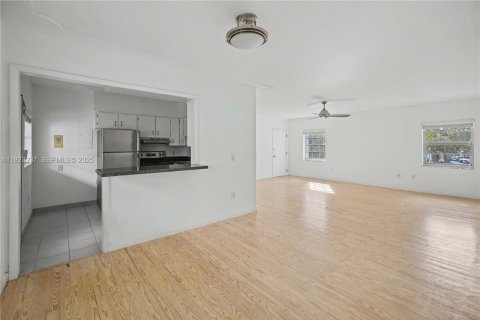 Copropriété à vendre à Coral Gables, Floride: 2 chambres, 133.87 m2 № 1976916 - photo 3