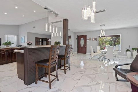 Casa en venta en Cutler Bay, Florida, 3 dormitorios, 169.64 m2 № 2074780 - foto 5