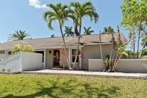 Casa en venta en Cutler Bay, Florida, 3 dormitorios, 169.64 m2 № 2074780 - foto 11