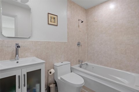 Casa en venta en Cutler Bay, Florida, 3 dormitorios, 169.64 m2 № 2074780 - foto 19