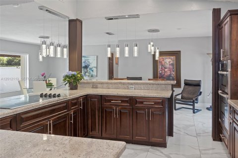 Casa en venta en Cutler Bay, Florida, 3 dormitorios, 169.64 m2 № 2074780 - foto 12