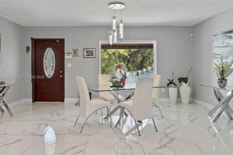 Casa en venta en Cutler Bay, Florida, 3 dormitorios, 169.64 m2 № 2074780 - foto 7
