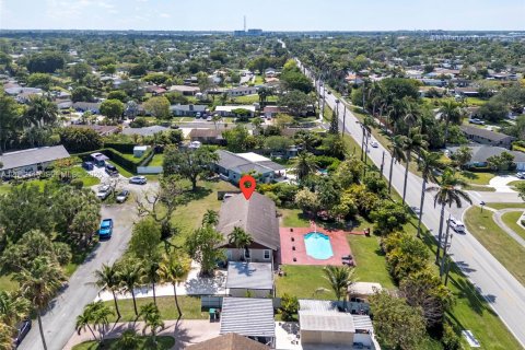 Casa en venta en Cutler Bay, Florida, 3 dormitorios, 169.64 m2 № 2074780 - foto 30