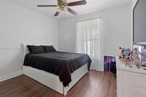 Casa en venta en Cutler Bay, Florida, 3 dormitorios, 169.64 m2 № 2074780 - foto 16