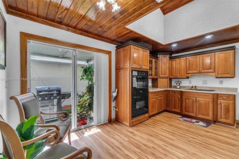 Снять в аренду виллу или дом в Хомстед, Флорида 2 спальни, 120.96м2, № 1957804 - фото 13