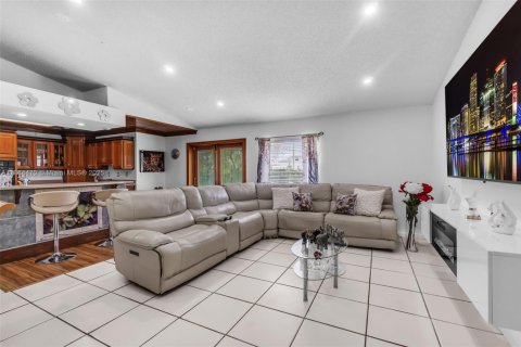 Снять в аренду виллу или дом в Хомстед, Флорида 2 спальни, 120.96м2, № 1957804 - фото 7
