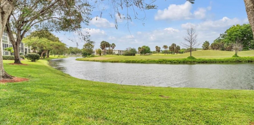 Condo in Coconut Creek, Florida, 2 bedrooms  № 1093041