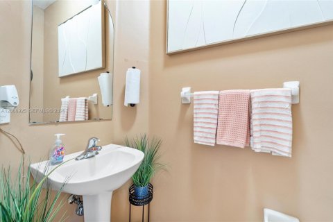 Touwnhouse à vendre à Greenacres, Floride: 2 chambres, 140 m2 № 2297304 - photo 9