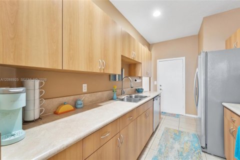 Touwnhouse à vendre à Greenacres, Floride: 2 chambres, 140 m2 № 2297304 - photo 6
