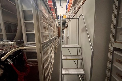 Propiedad comercial en venta en Doral, Florida № 1942453 - foto 10