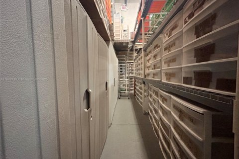 Propiedad comercial en venta en Doral, Florida № 1942453 - foto 13