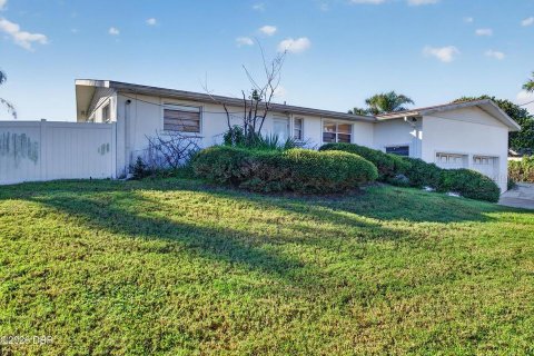 Villa ou maison à vendre à Ormond Beach, Floride: 4 chambres, 231.51 m2 № 2425368 - photo 9