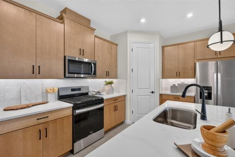 Casa en venta en Dade City, Florida, 3 dormitorios, 186.27 m2 № 2318870 - foto 4