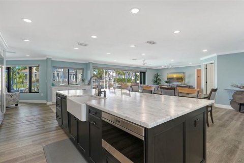 House in Longboat Key, Florida 4 bedrooms, 236.9 sq.m. № 2094604 - photo 17