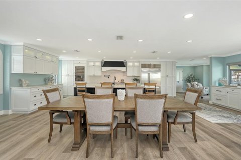 House in Longboat Key, Florida 4 bedrooms, 236.9 sq.m. № 2094604 - photo 14