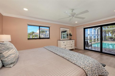 House in Longboat Key, Florida 4 bedrooms, 236.9 sq.m. № 2094604 - photo 24