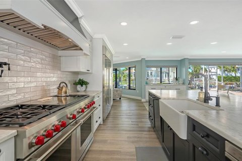 House in Longboat Key, Florida 4 bedrooms, 236.9 sq.m. № 2094604 - photo 15